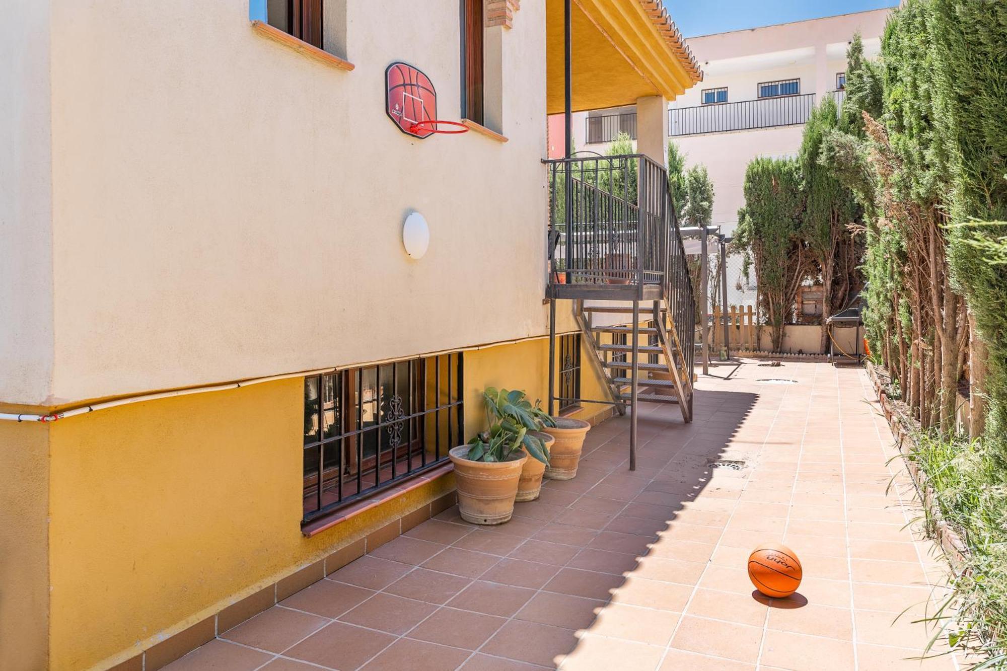 La Casa Del Abuelo Villa Cullar Vega Exterior photo